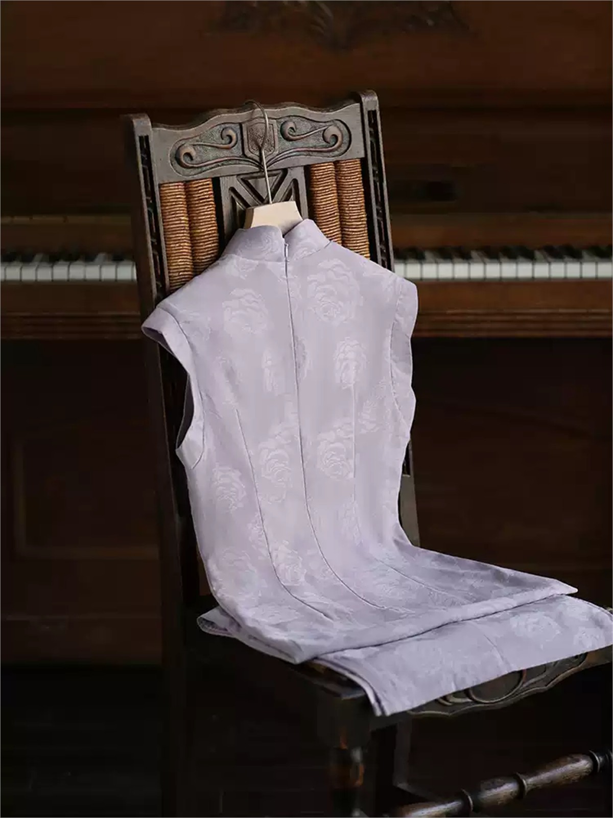 Yun Dian Floral Jacquard Ruffle Trim Cheongsam