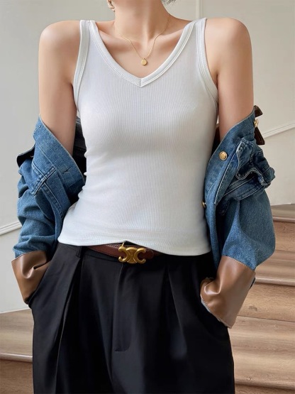Ulla V-Neck Knit Top