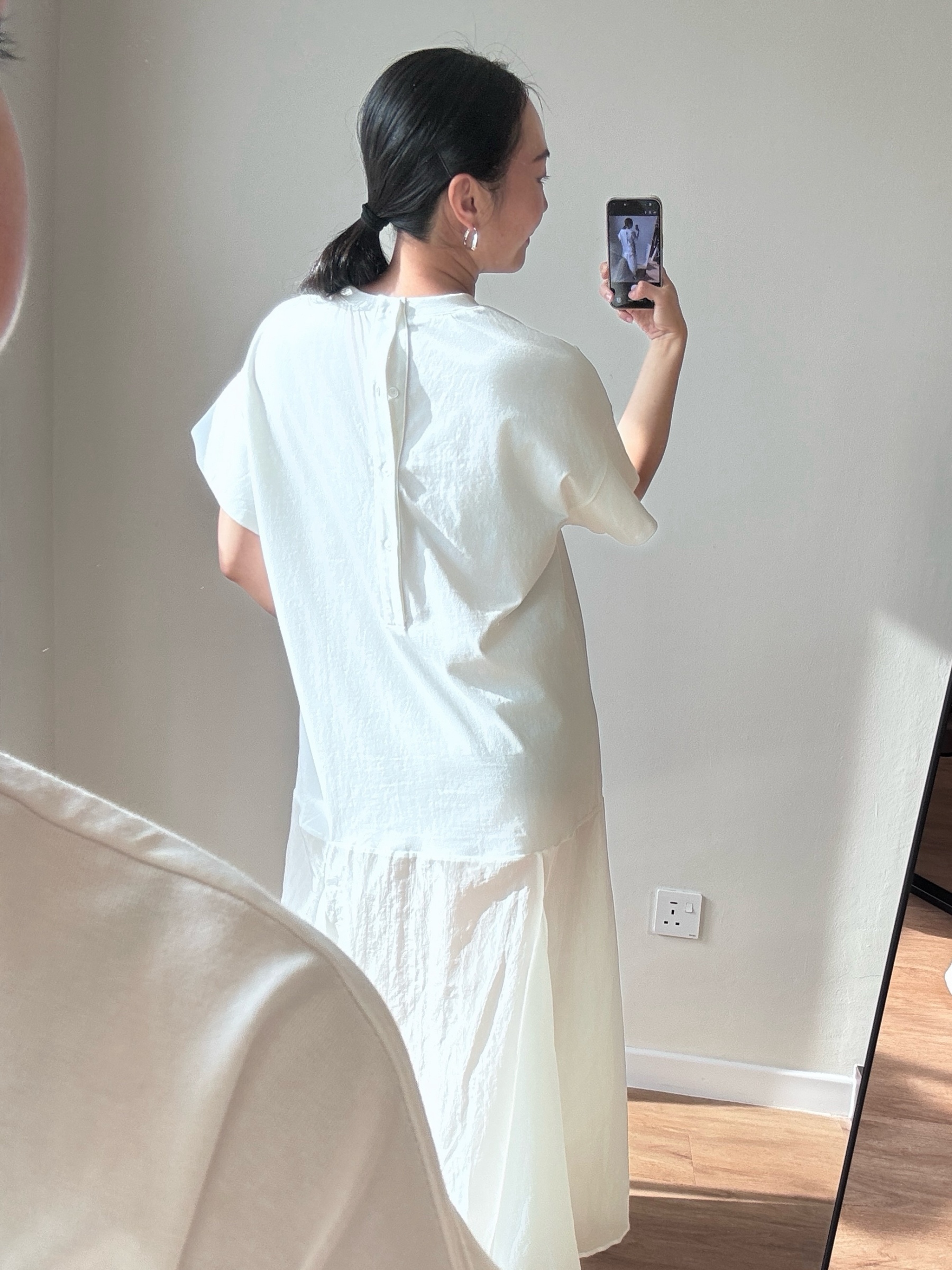 Vivay Flowy Panel Dress