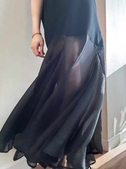 Vivay Flowy Panel Dress