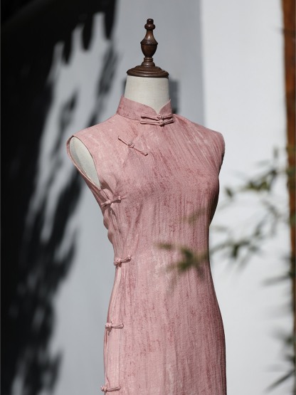 Yun Deng Textured Side Button Sleeveless Cheongsam