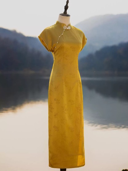 Yun Chou Botanical Jacquard Cap Sleeve Cheongsam