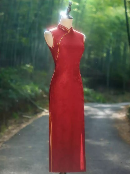 Yun Chang Floral Sleeveless Cheongsam