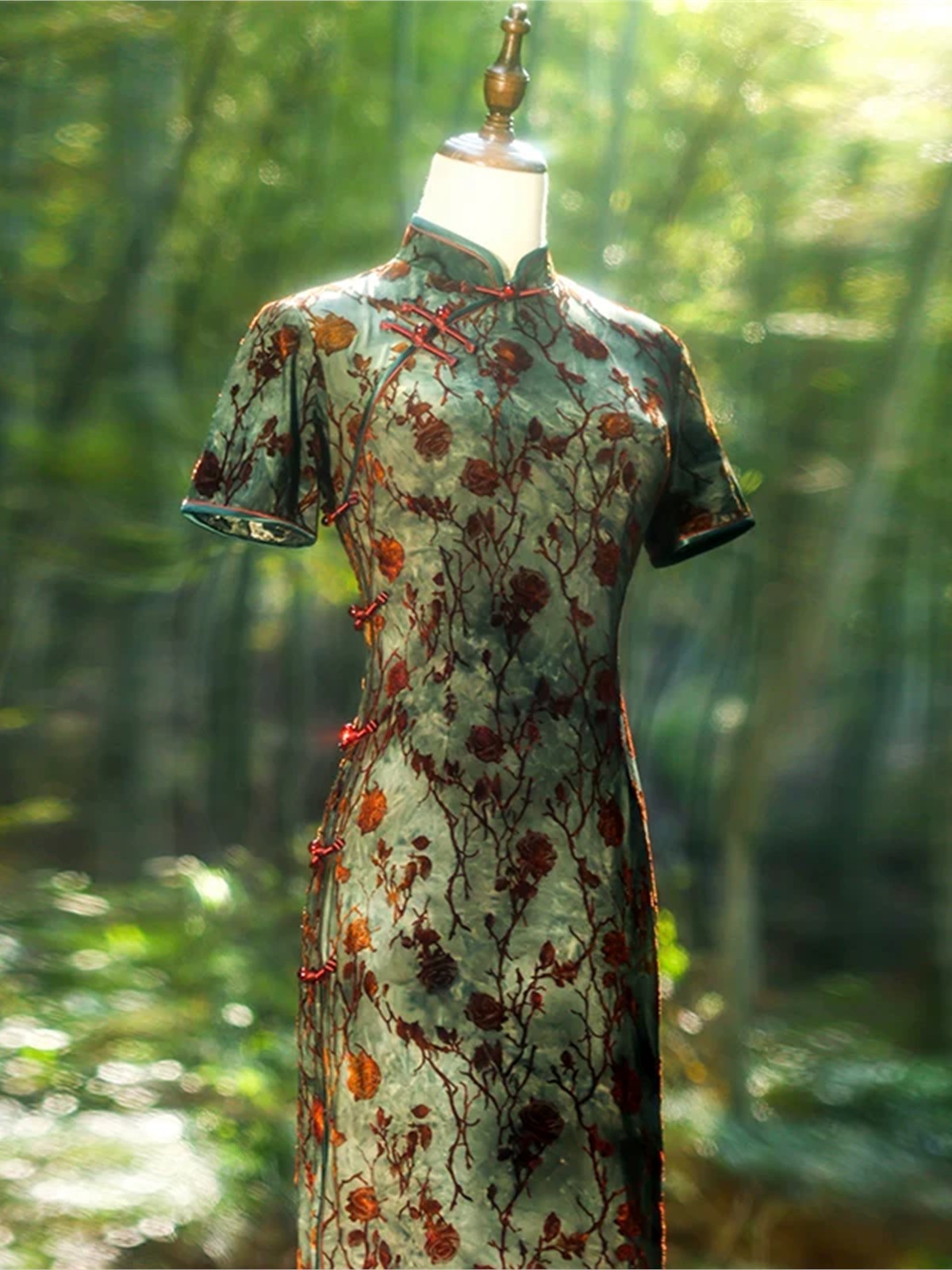 Yun Bi Floral Short Sleeve Cheongsam