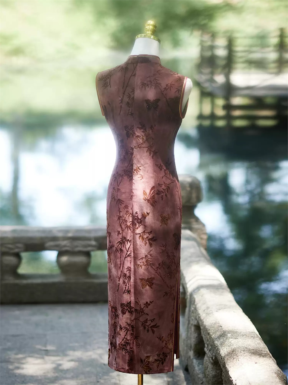 Yun Bang Botanical Flocked Sleeveless Cheongsam