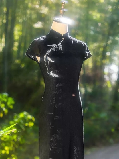 Ya Cang Bamboo Embroidered Cheongsam