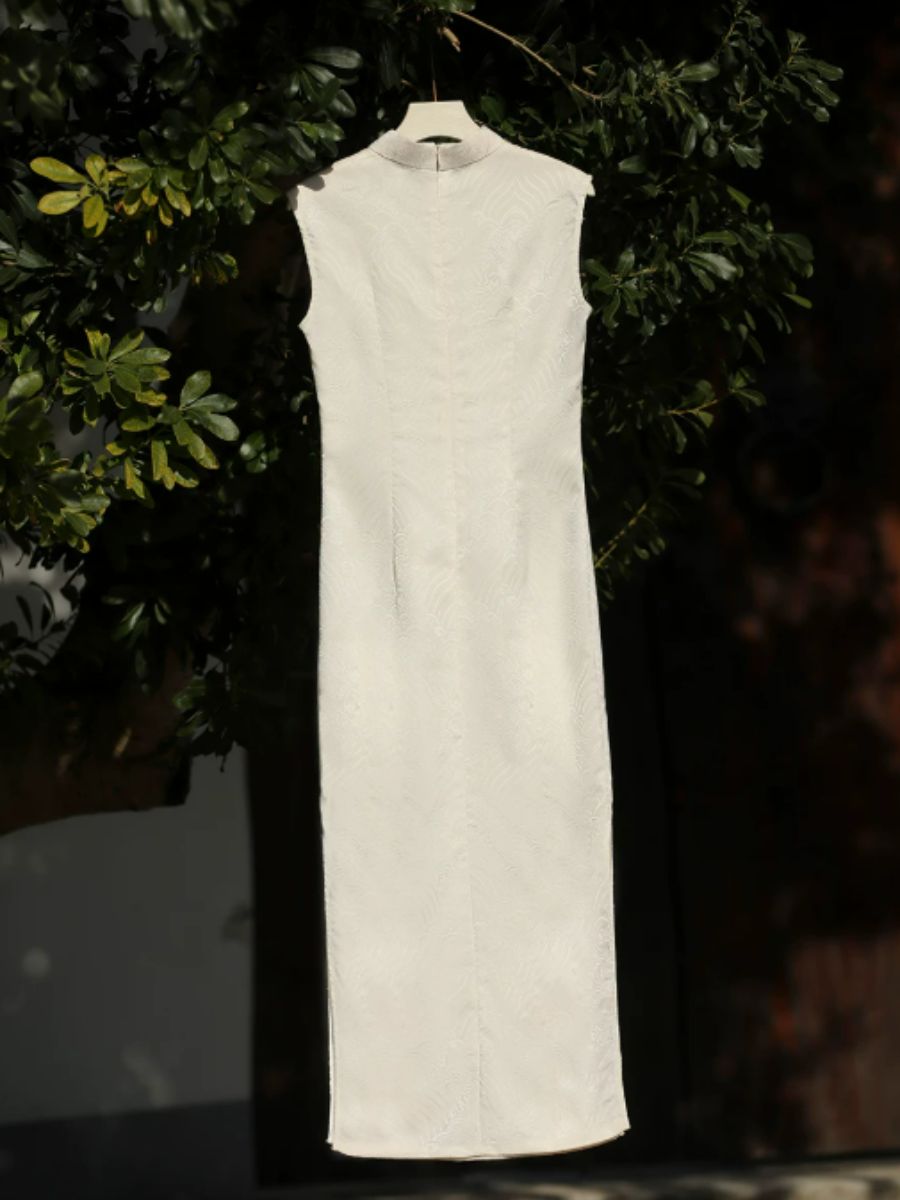 Yun Dou Textured Jacquard Sleeveless Cheongsam