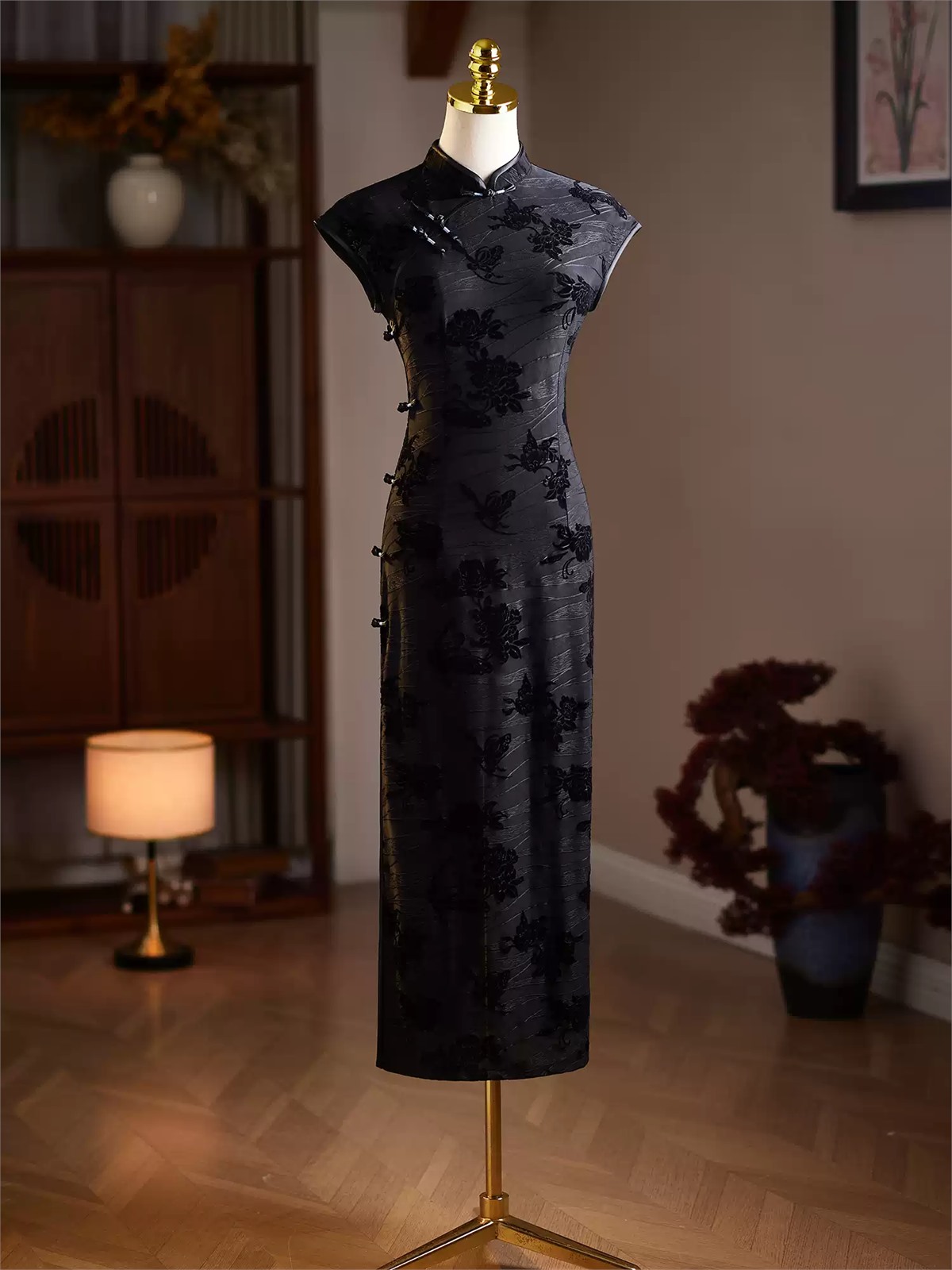 Yun Can Floral Flocked Cap Sleeve Cheongsam