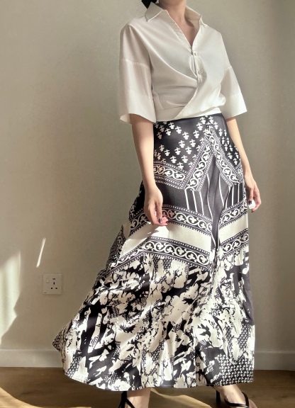 Videl Graphic Printing Skirt