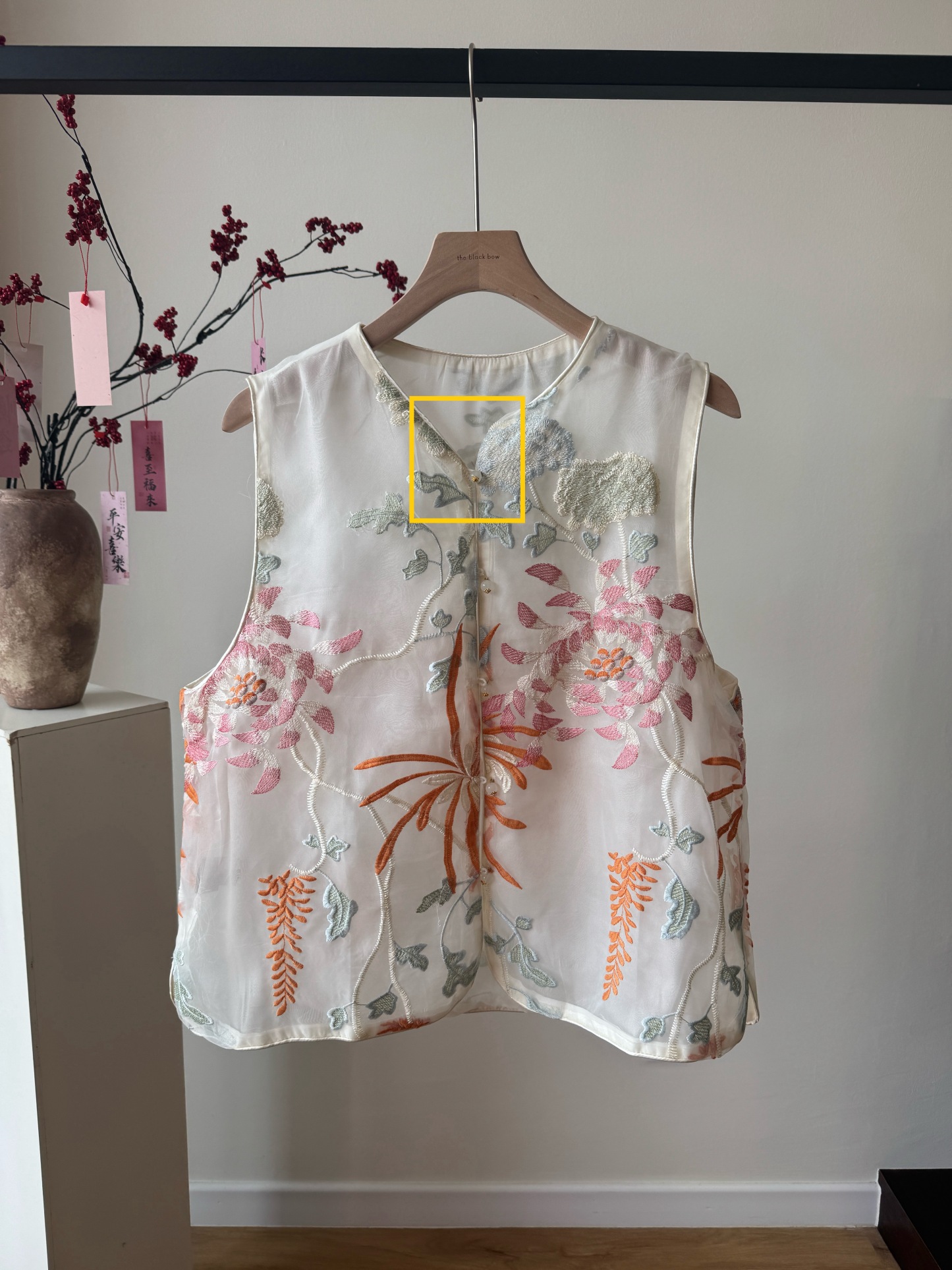 Li Qi Floral Embroided Oriental Vest (Discounted-M size-Minor Defect)