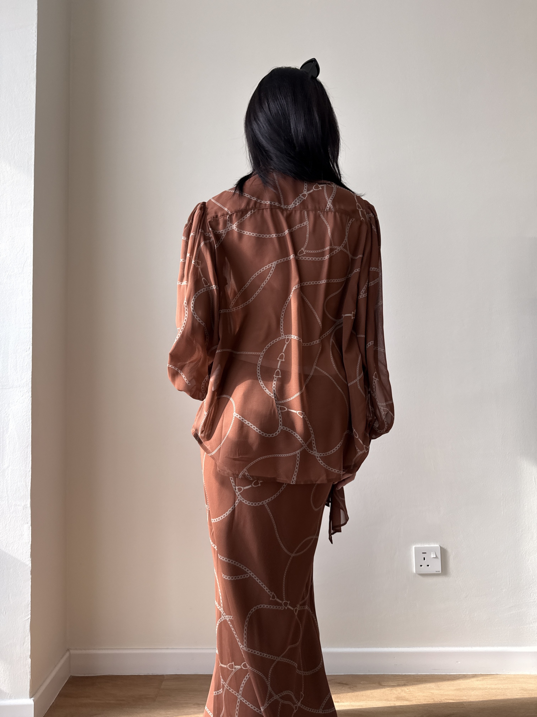Wirenth Graphic Print Long Sleeve Top