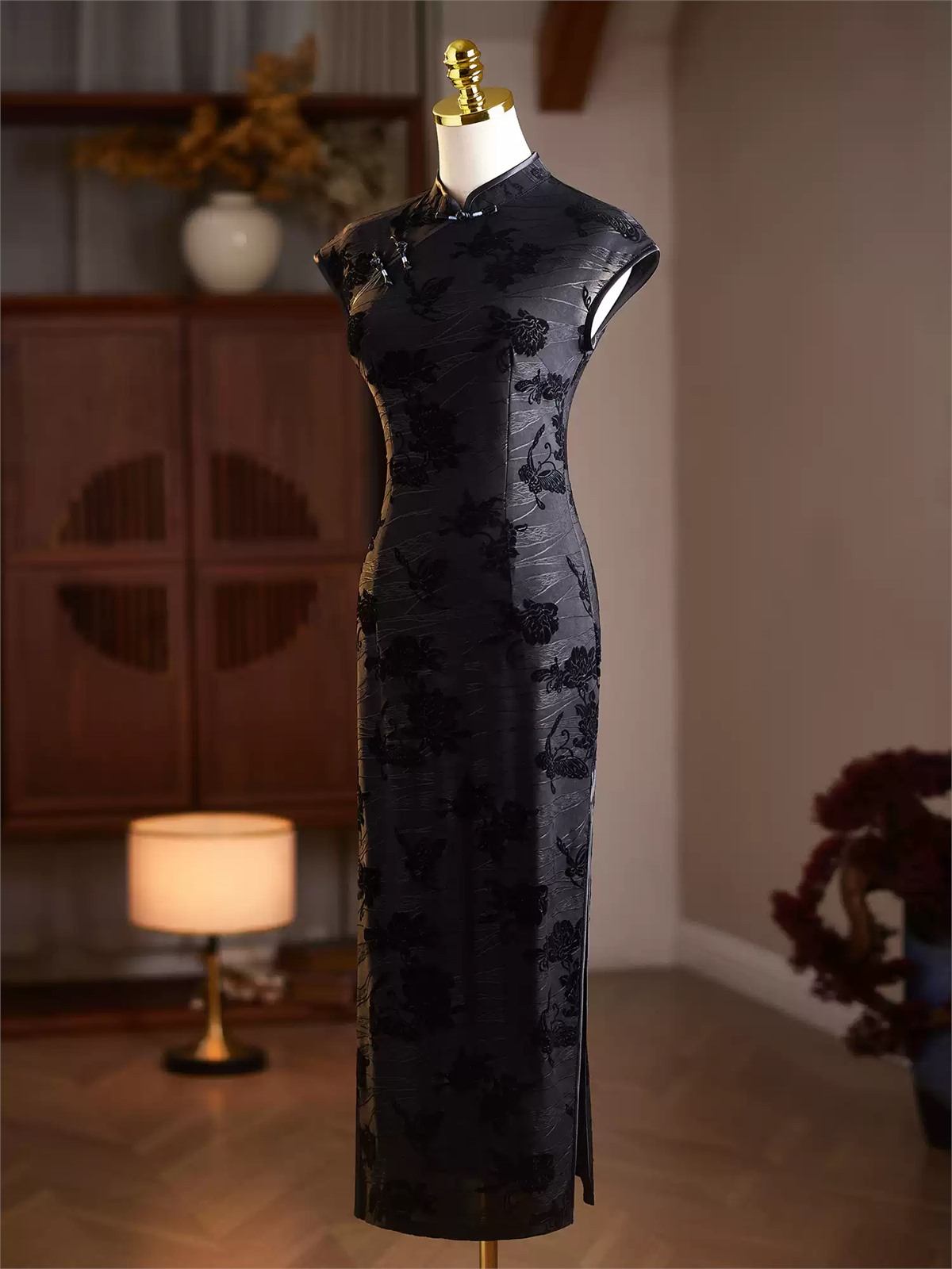 Yun Can Floral Flocked Cap Sleeve Cheongsam