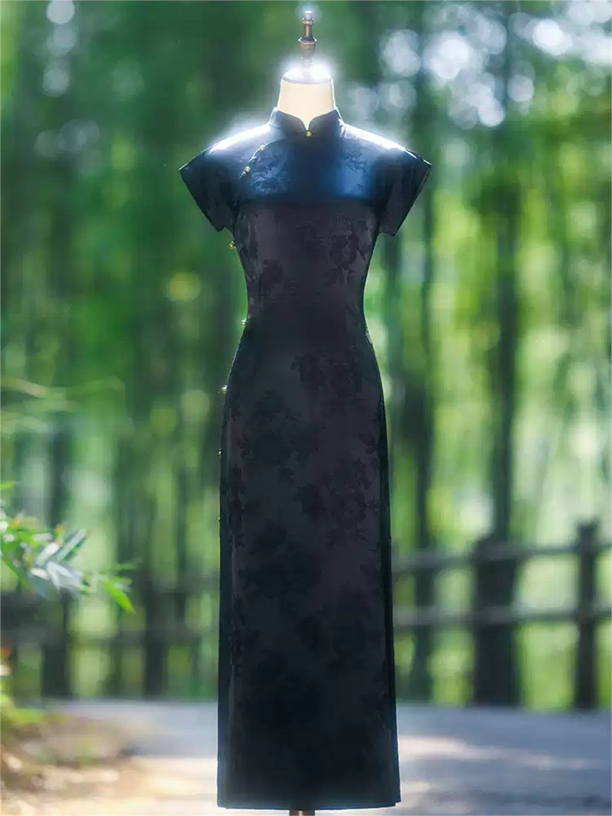 Ya Bing Floral Jacquard Cap Sleeve Cheongsam