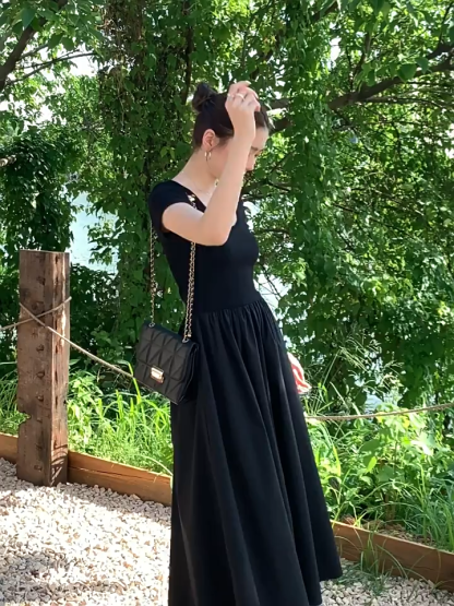 Dercy Scope Neck Maxi Dress