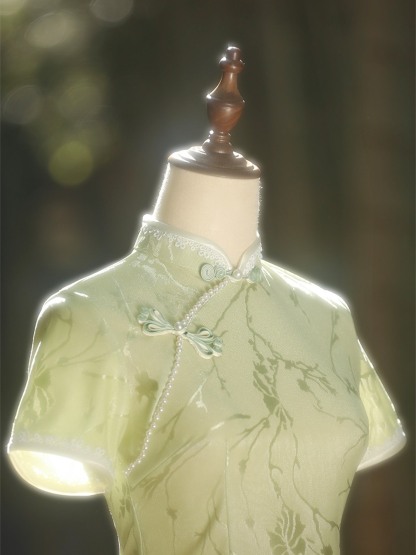 Yun Dao Floral Jacquard Short Sleeve Cheongsam