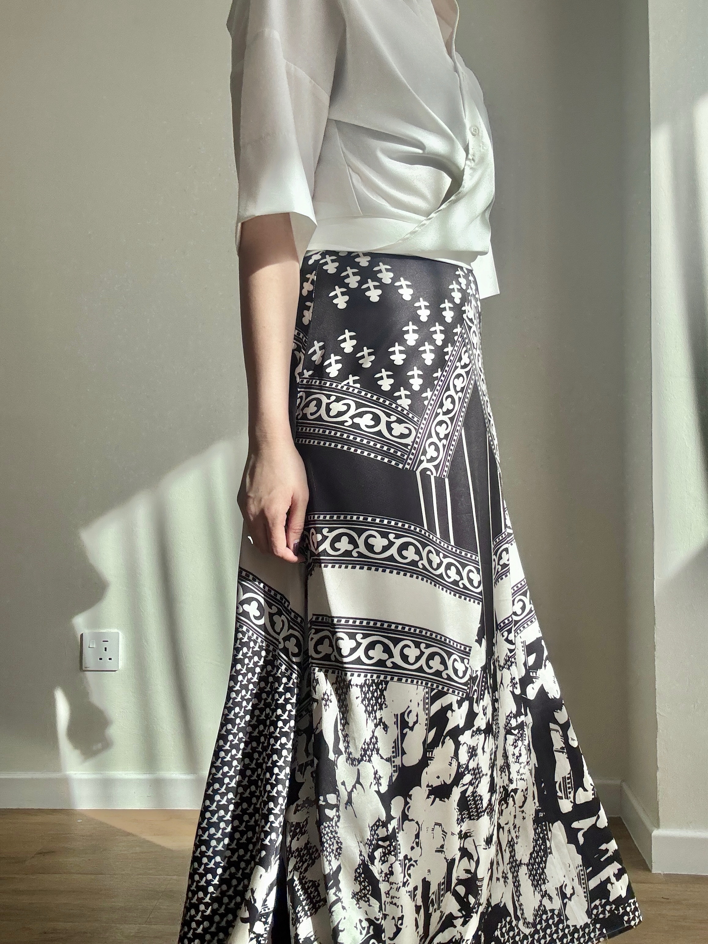 Videl Graphic Printing Skirt