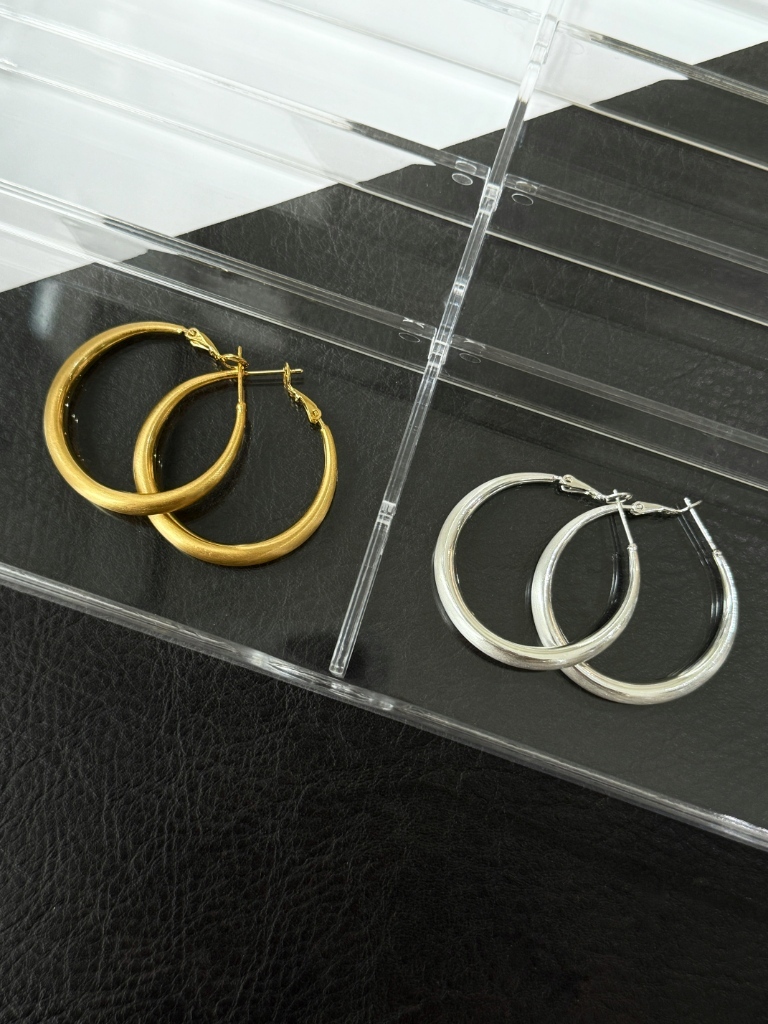 Zahra Frosted Hoop Earrings