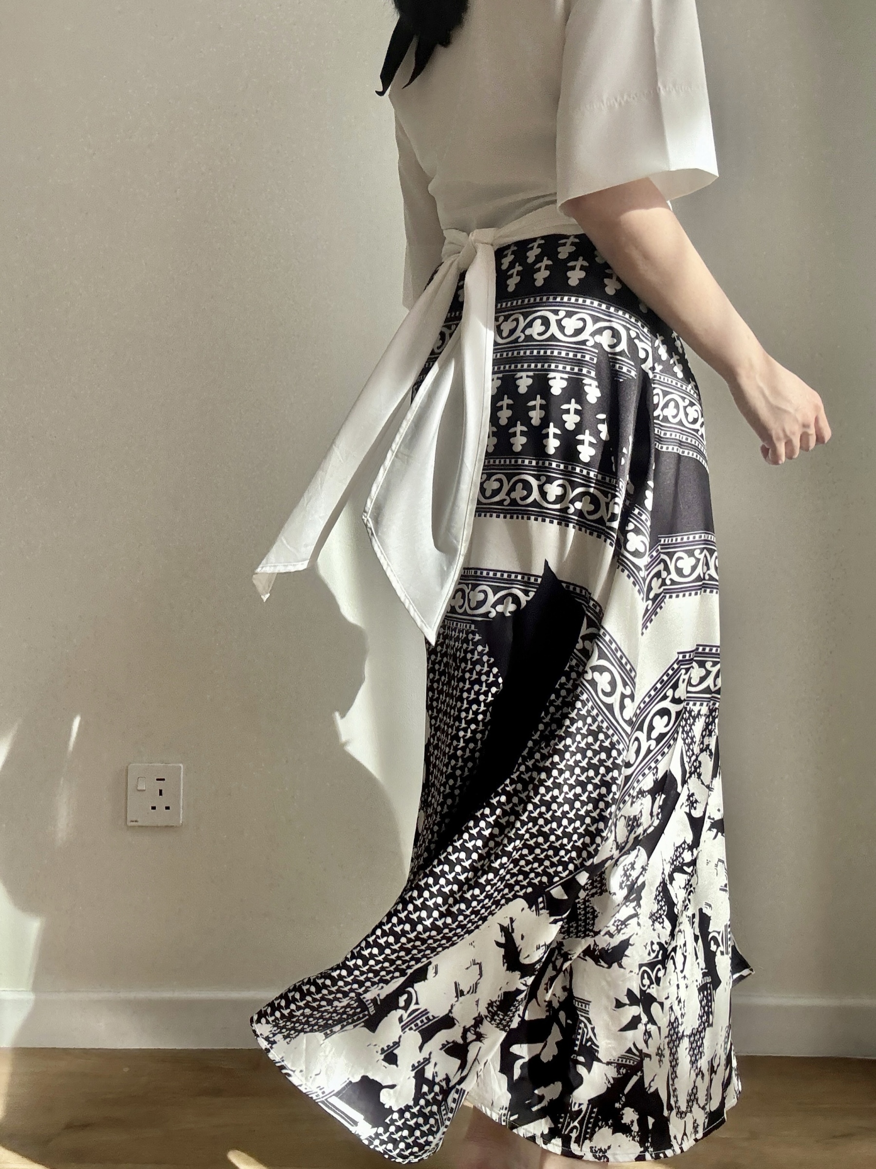 Videl Graphic Printing Skirt