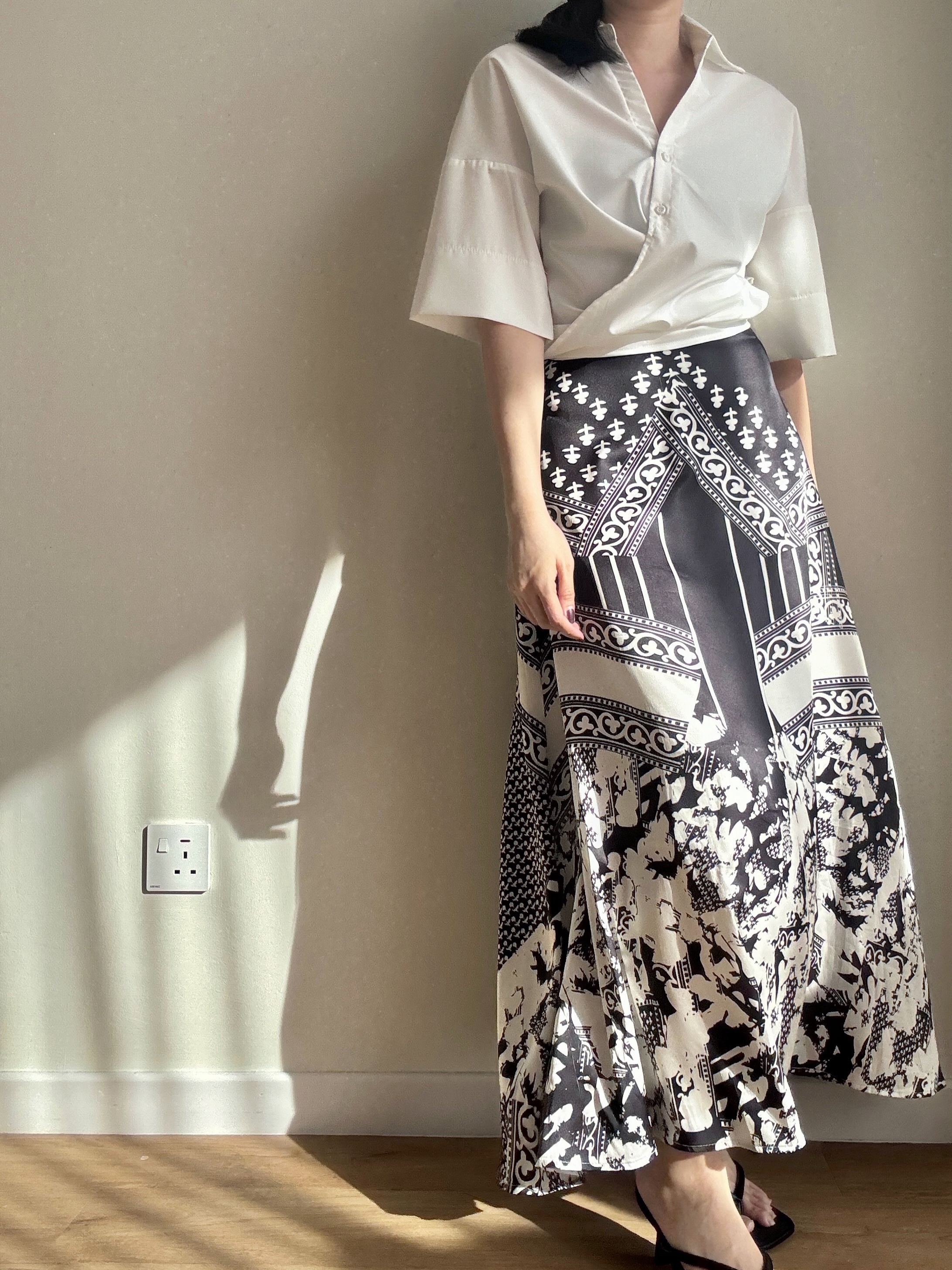 Videl Graphic Printing Skirt