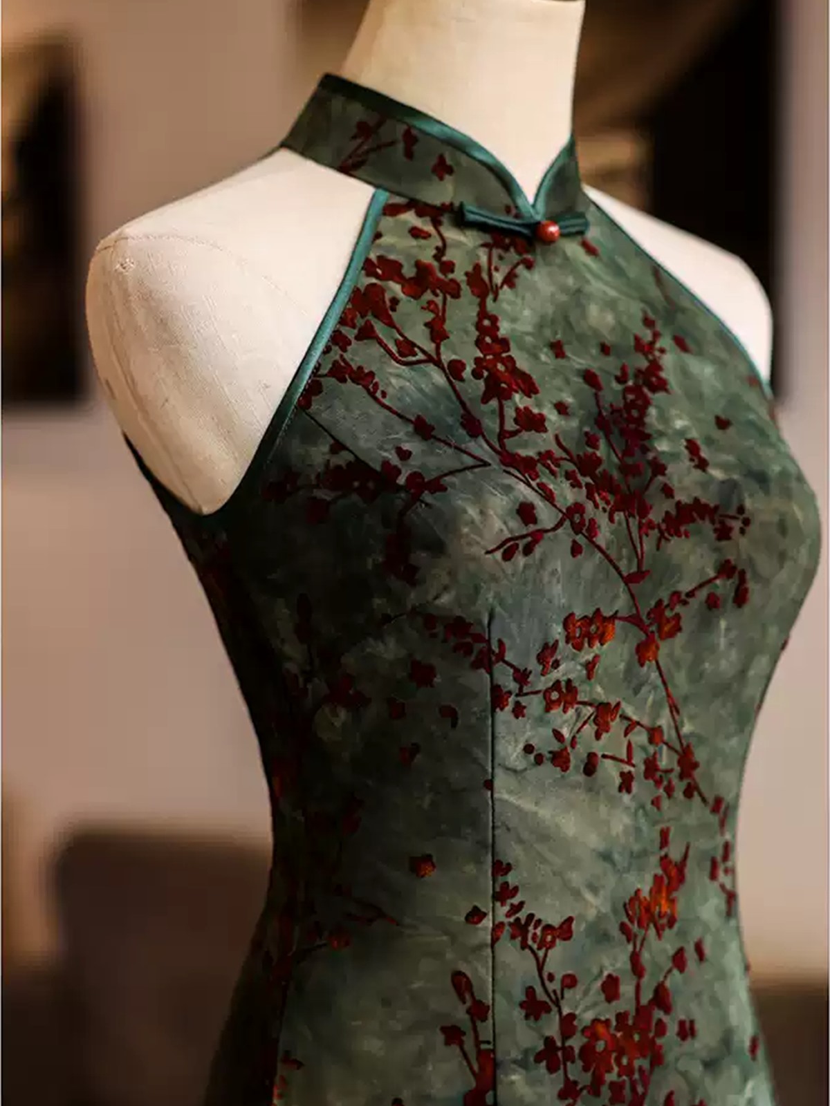 Ya Bi Floral Halter Cheongsam