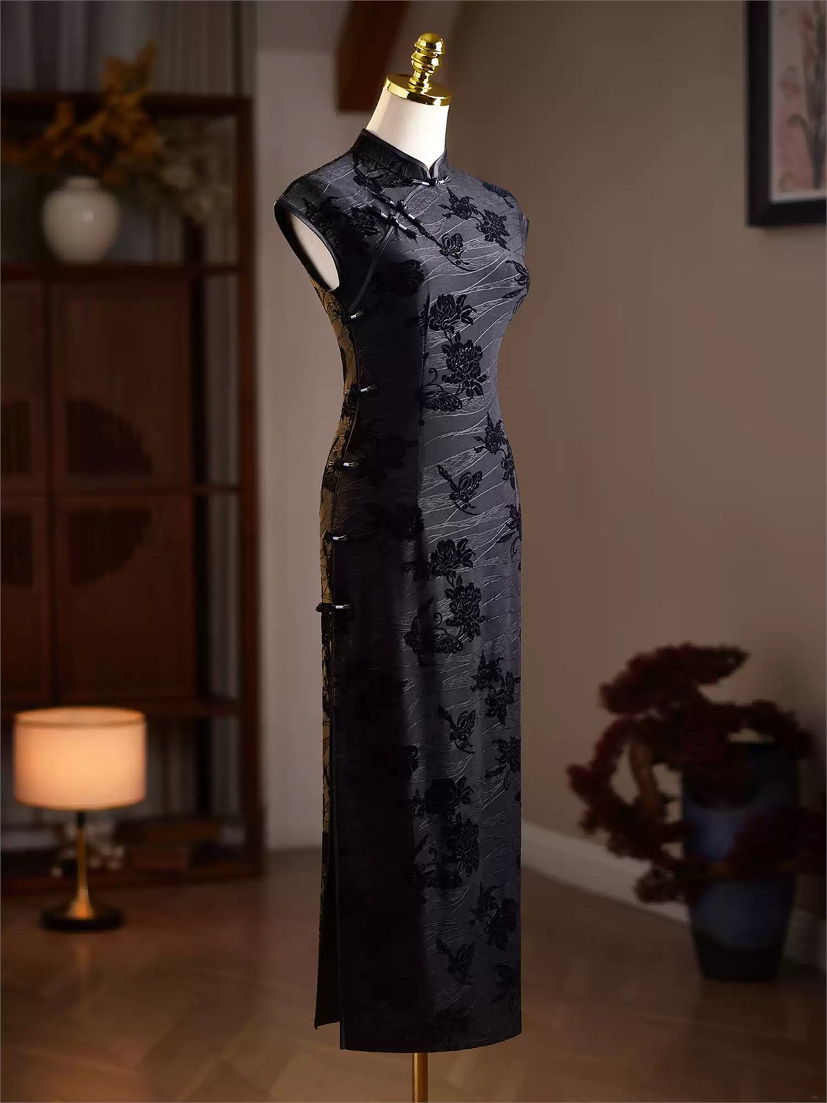 Yun Can Floral Flocked Cap Sleeve Cheongsam