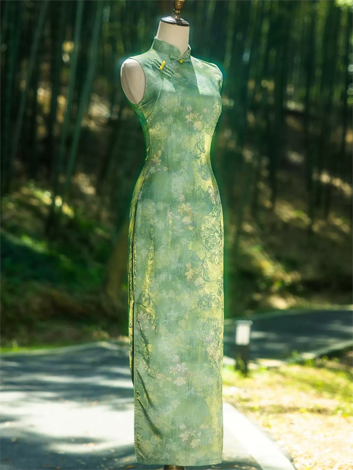 Yun Chu Floral Jacquard Sleeveless Cheongsam