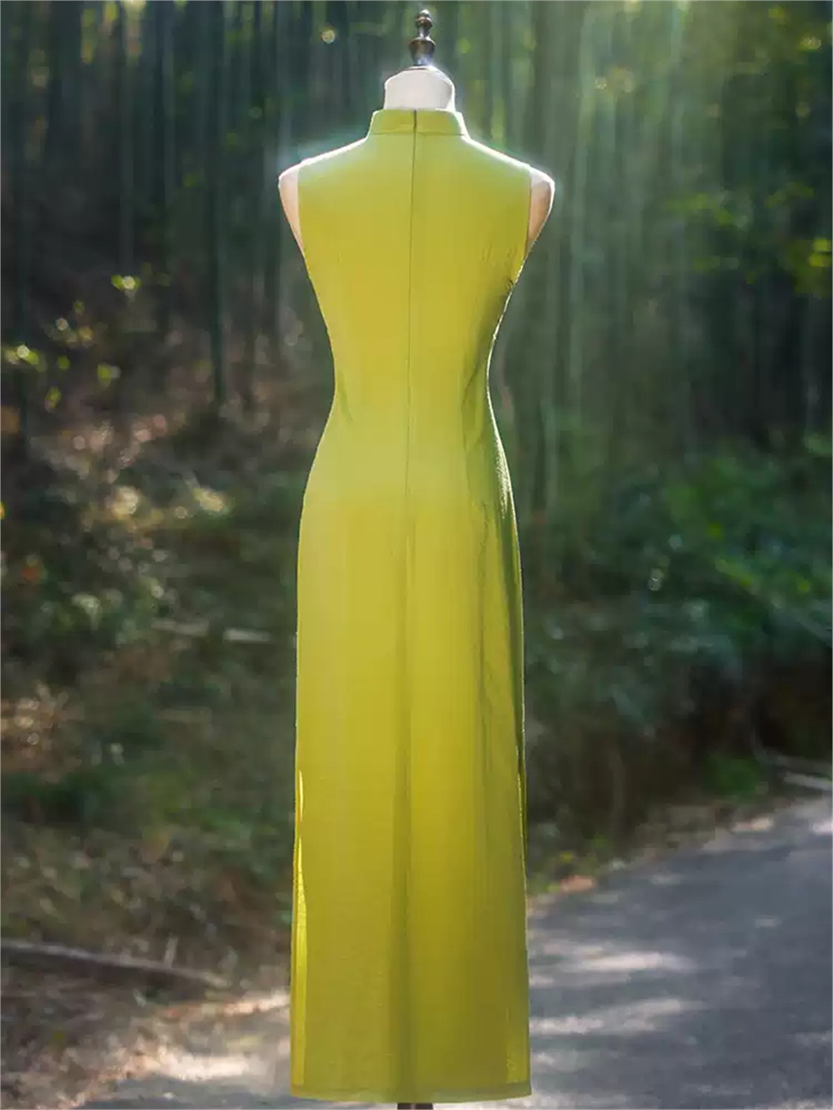 Yun Bei Sleeveless Cheongsam