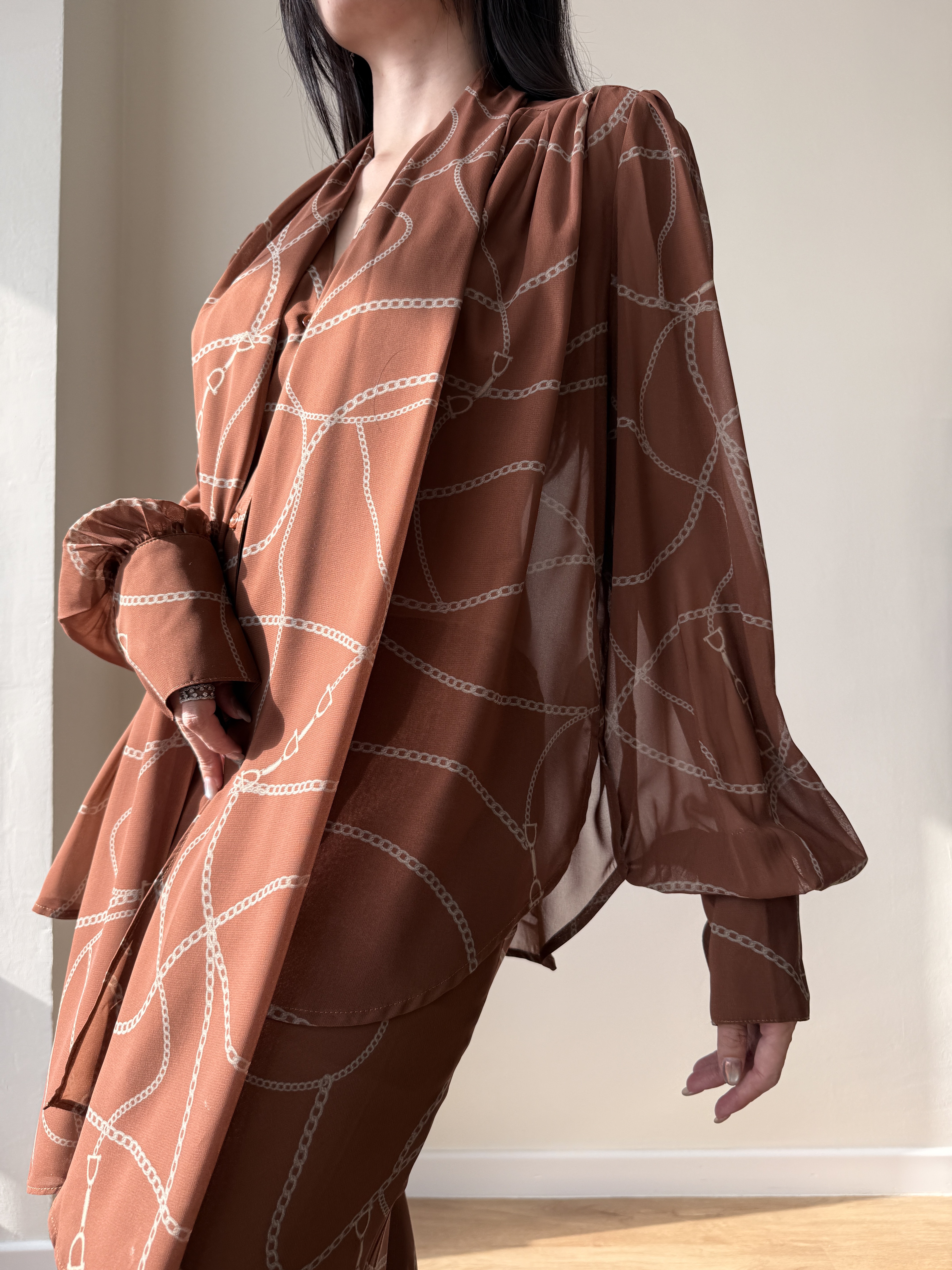 Wirenth Graphic Print Long Sleeve Top