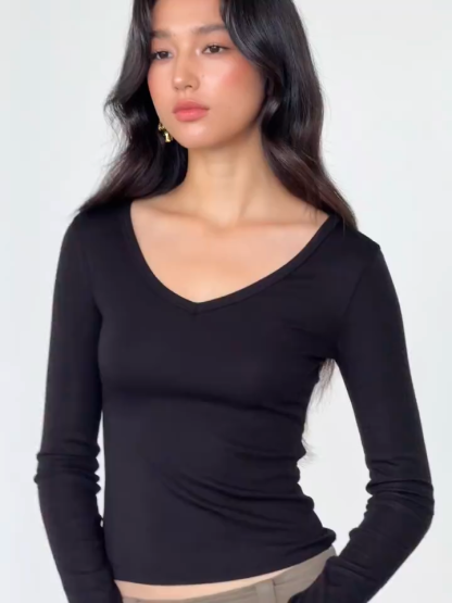 Linnea V-Neck Long-Sleeve Knit Top