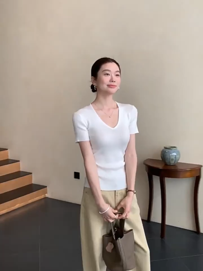 Daelyn V-Neck Lyocell Top