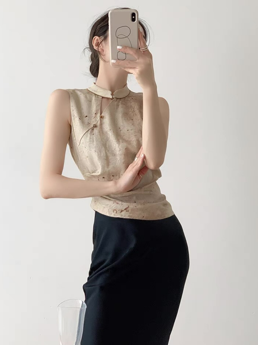 Xin Xin Sleeveles Oriental Top