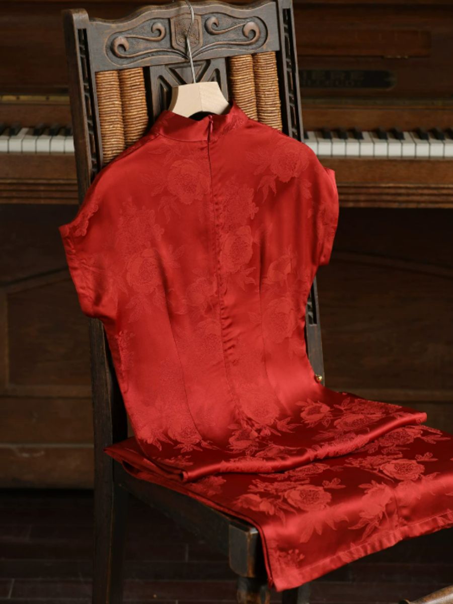 Yun Dong Floral Jacquard Short Sleeve Cheongsam