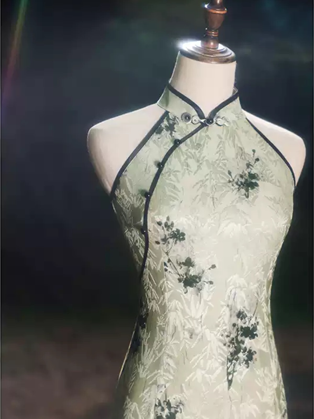 Ya Chan Floral Print Halter Cheongsam