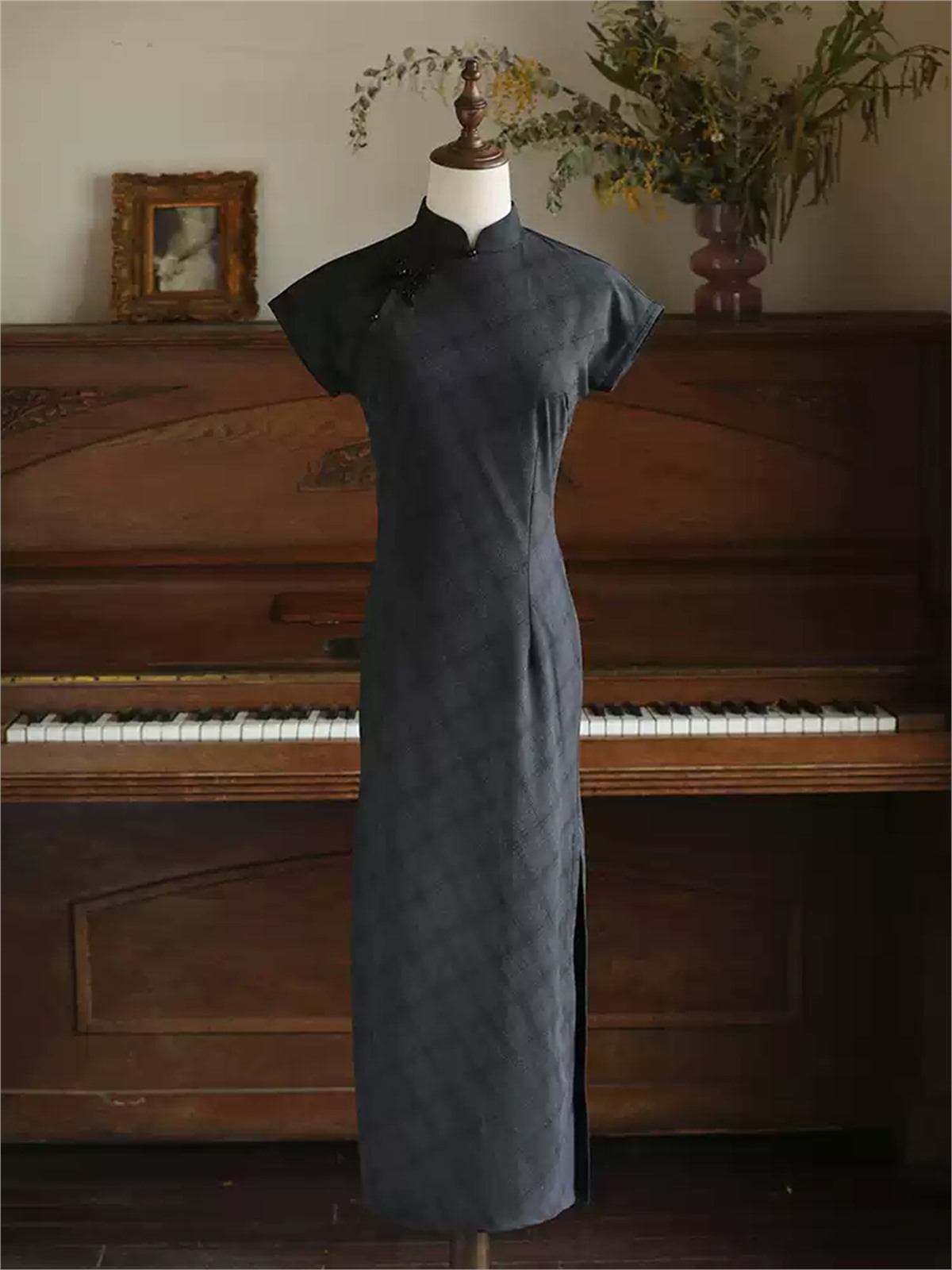 Ya Bo Textured Cap Sleeve Cheongsam