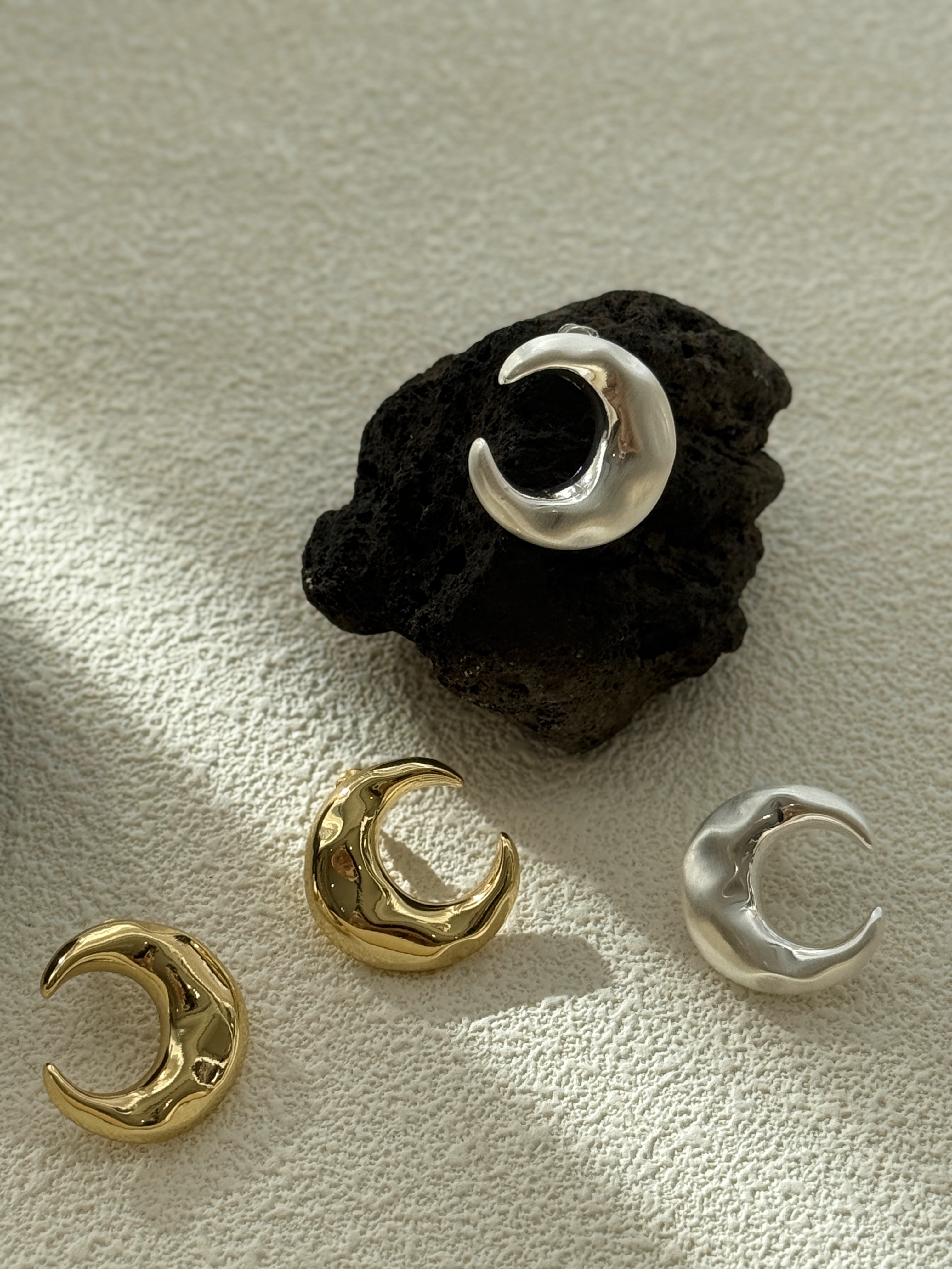Loo-Na Moon Ear Studs