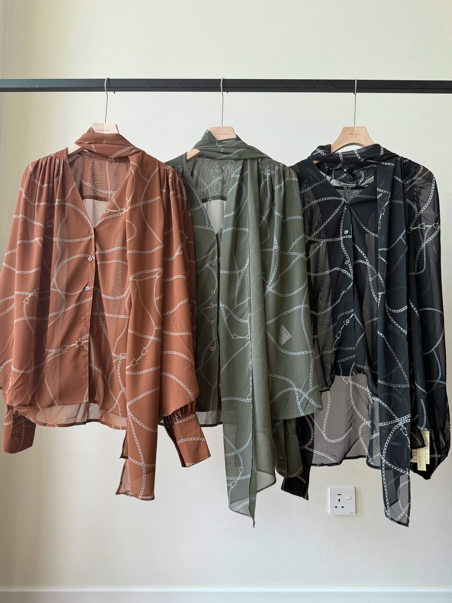 Wirenth Graphic Print Long Sleeve Top