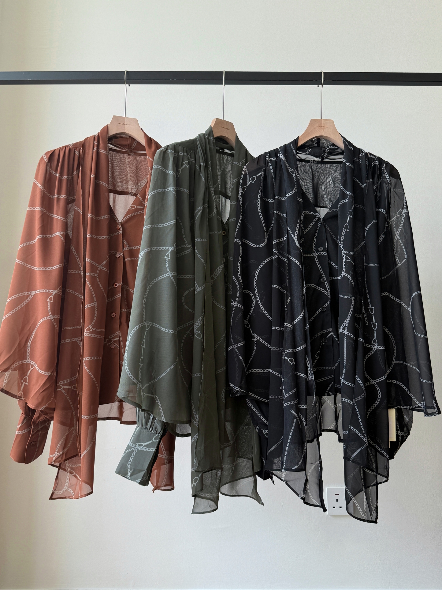 Wirenth Graphic Print Long Sleeve Top