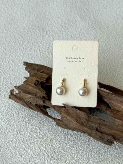 Ye-Jin Single Pearl Drop Earrings
