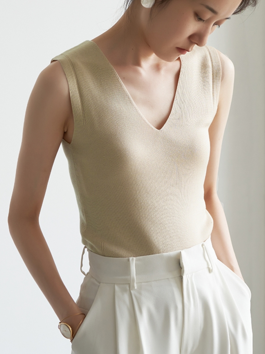 Olivia Sleeveless Knit Top-The Black Bow-