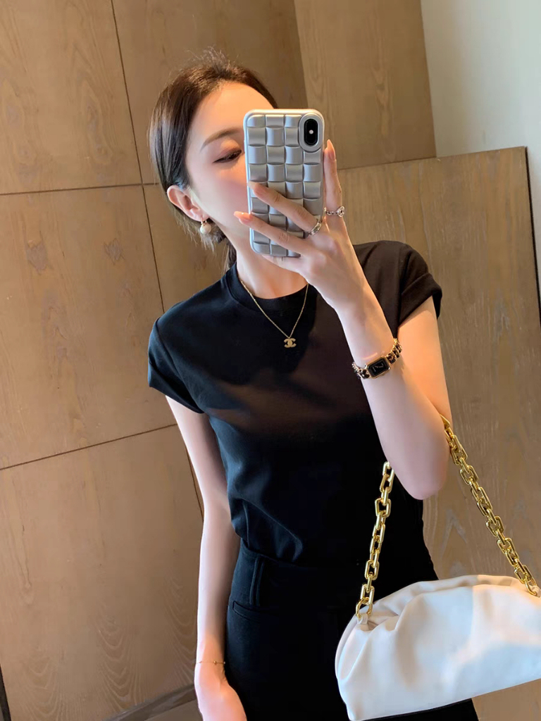 Pezy Basic Tee-The Black Bow-