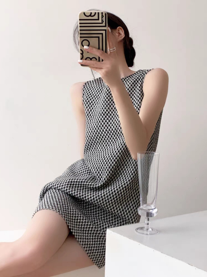 Tinn Checked Sleeveless Shift Dress-The Black Bow-