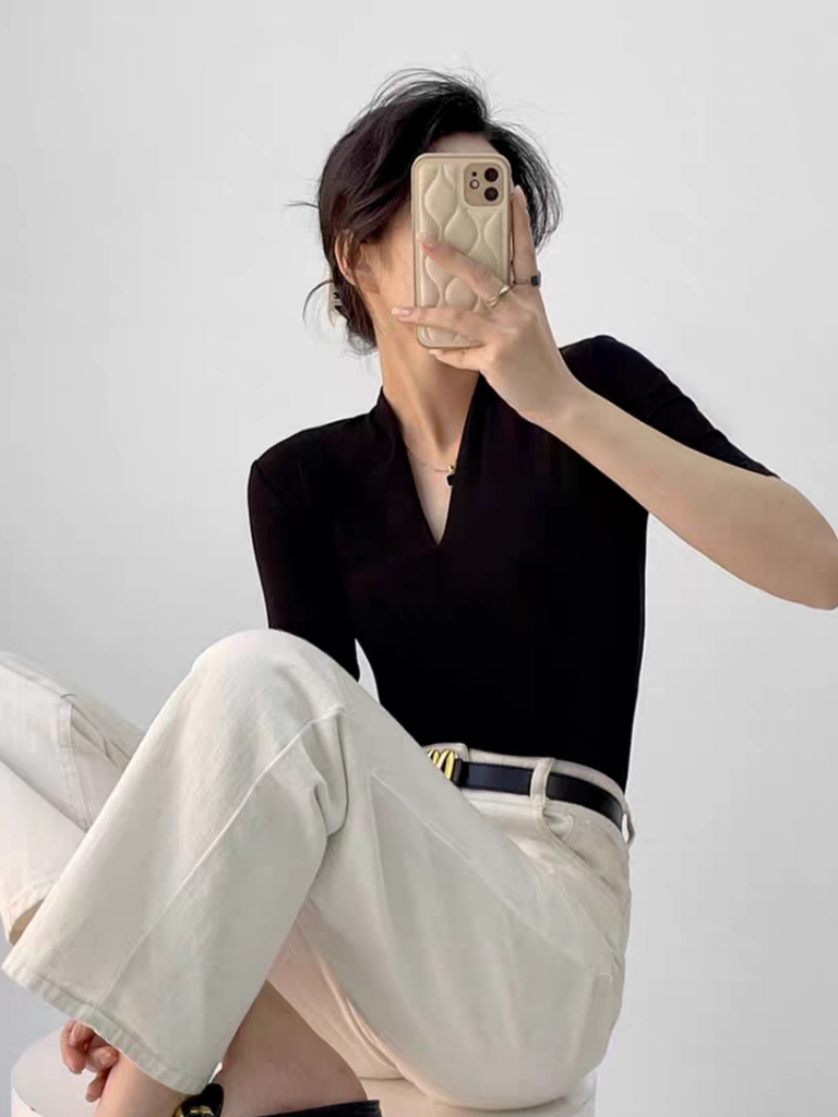 Katalynn Mid Sleeve V-Neck Knit Top -The Black Bow-