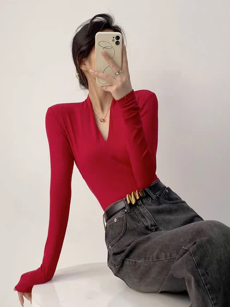 Remmi V-Neck Long Sleeve Knit Top-The Black Bow-