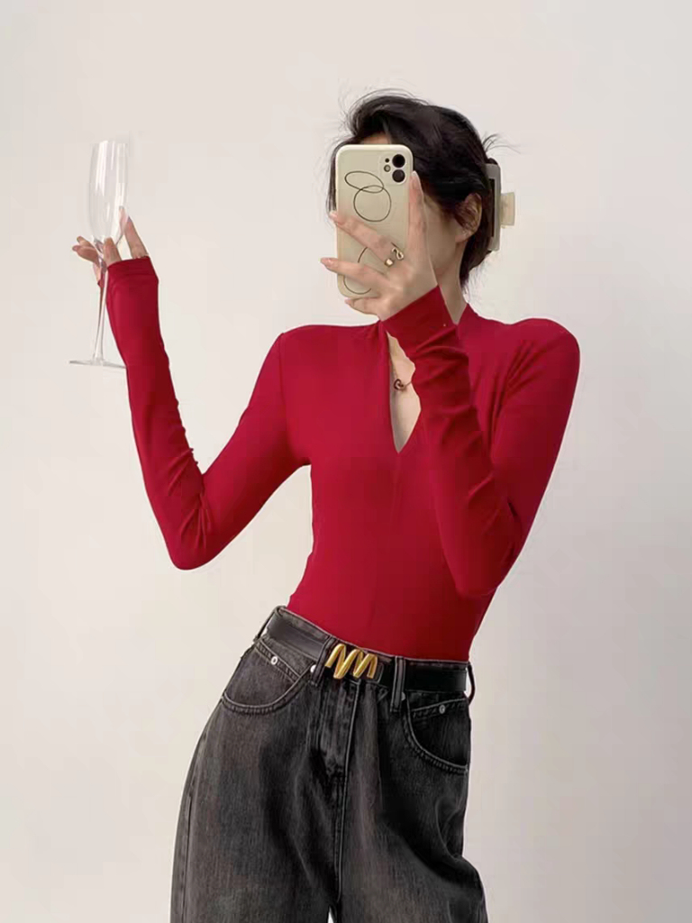 Remmi V-Neck Long Sleeve Knit Top-The Black Bow-