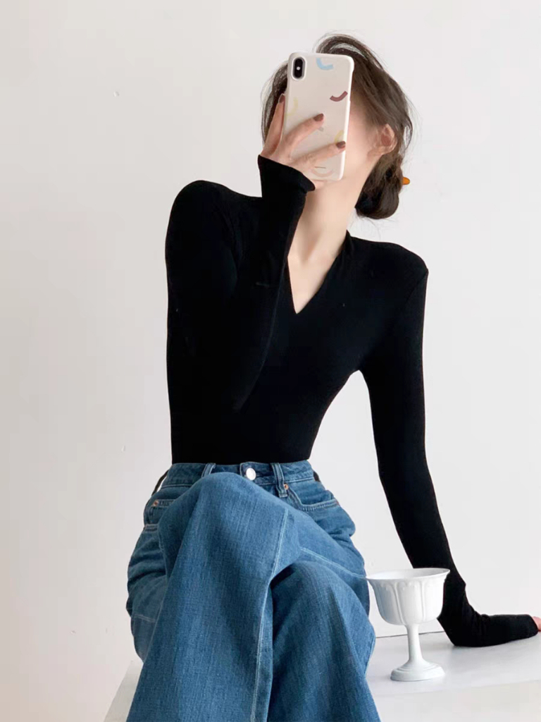 Remmi V-Neck Long Sleeve Knit Top-The Black Bow-