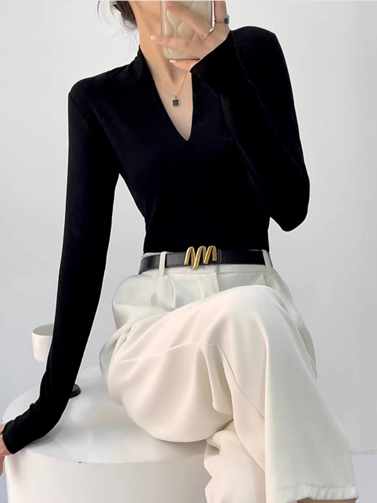 Remmi V-Neck Long Sleeve Knit Top-The Black Bow-