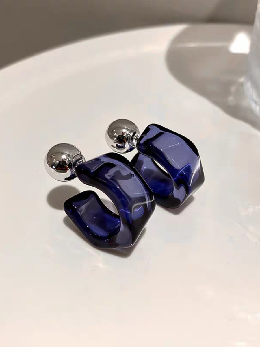 Blanco Acrylic Earrings-The Black Bow-