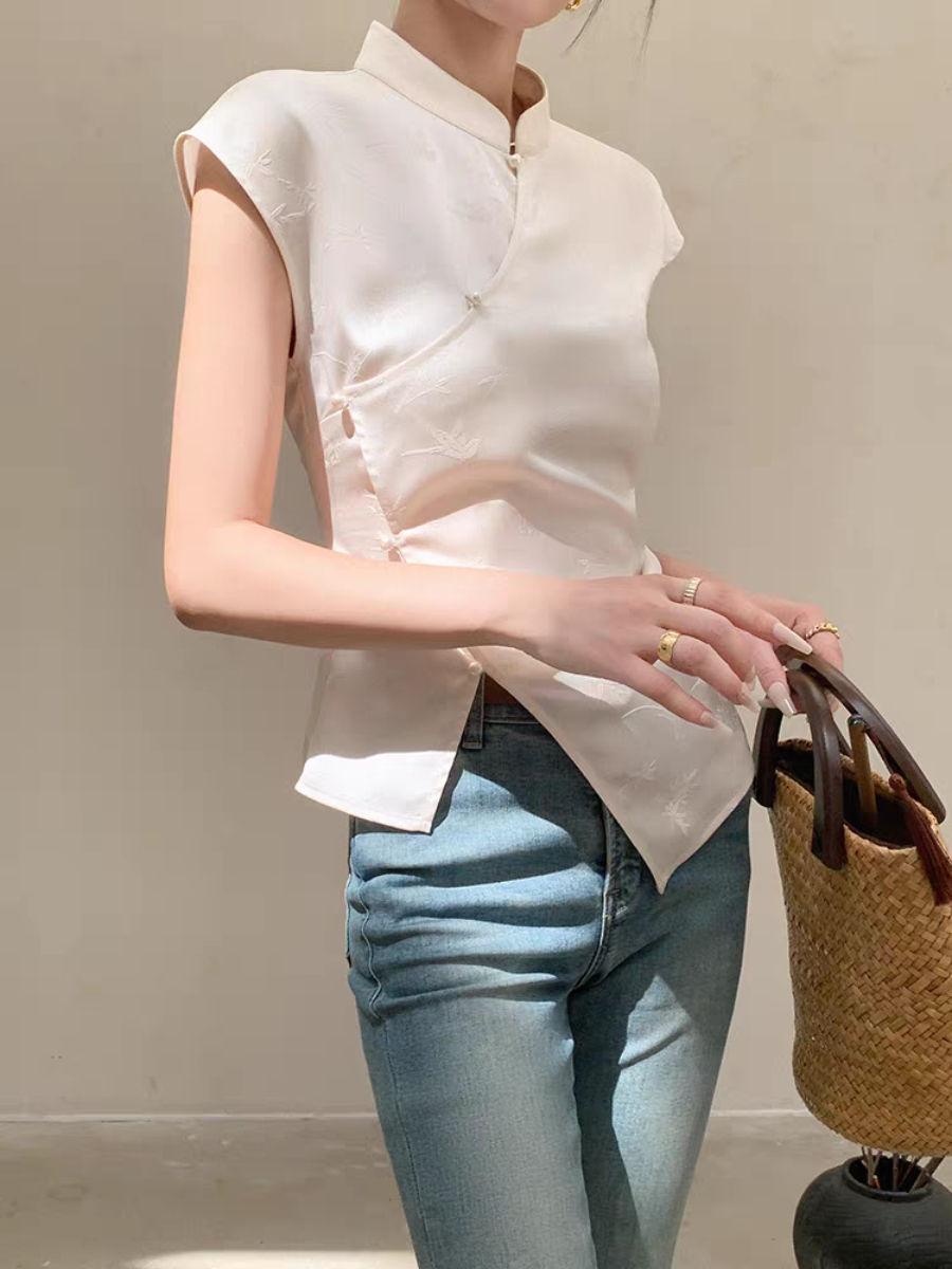 Cang Fen Asymmetric Oriental Top-The Black Bow-