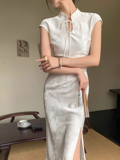 Zhou Meng Bias Cutting Cheongsam-The Black Bow-
