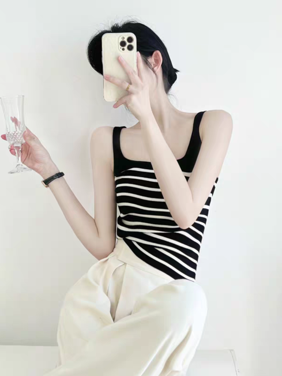 Gya Striped Knit Top (Discounted-Free Size)-The Black Bow-